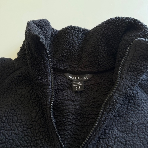 ATHLETA-Black Sherpa-Zip Up-Jacket-Winter-Cozy-Fall-Layering-Athletic-Small Tall - Picture 7 of 9
